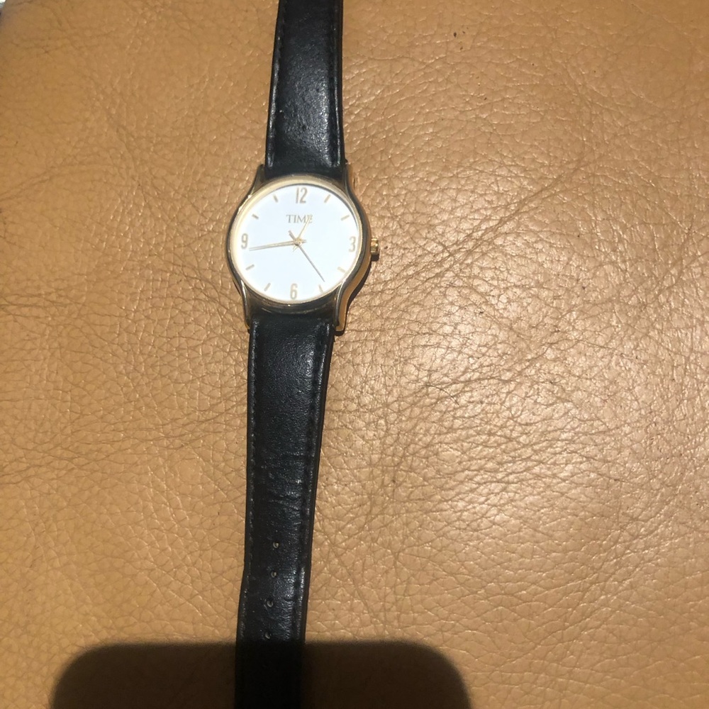 Time Watch Good Working Condition - image 2